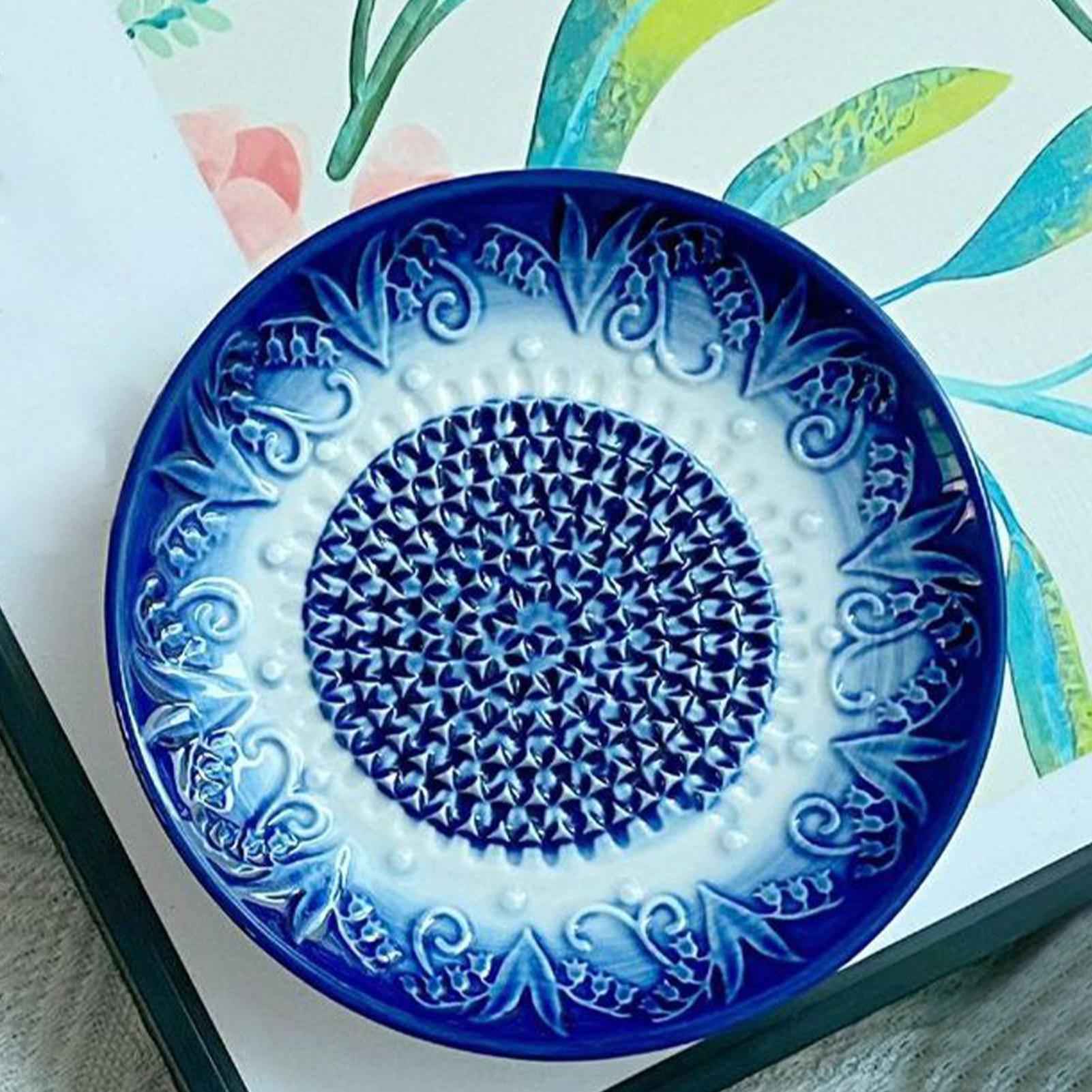 Garlic Grater Plate Embossed K - đánh giá và giá Meal Prep Chef